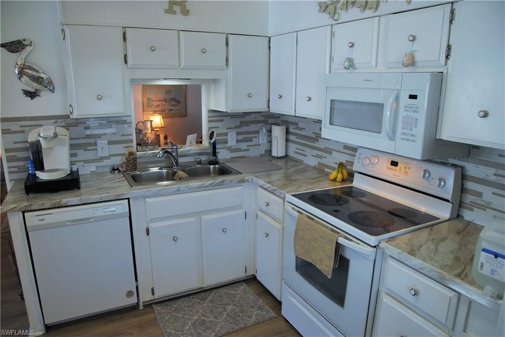 SIX LAKES COUNTRY CLUB - Residential