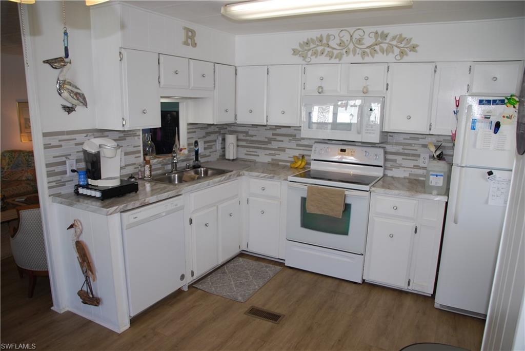 SIX LAKES COUNTRY CLUB - Residential