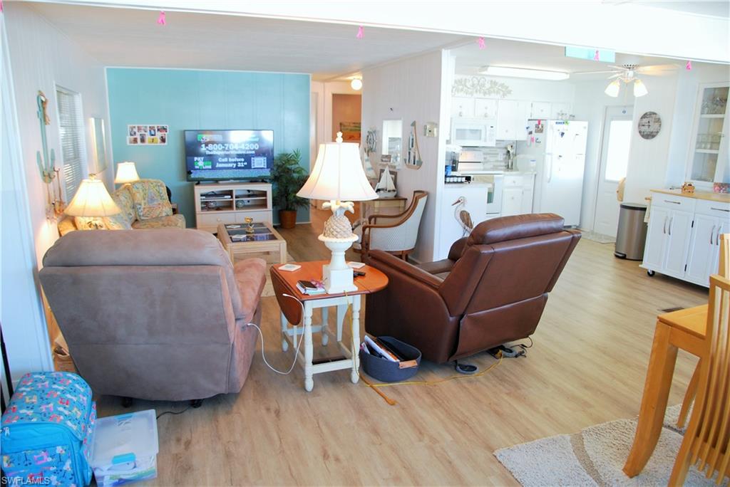 SIX LAKES COUNTRY CLUB - Residential