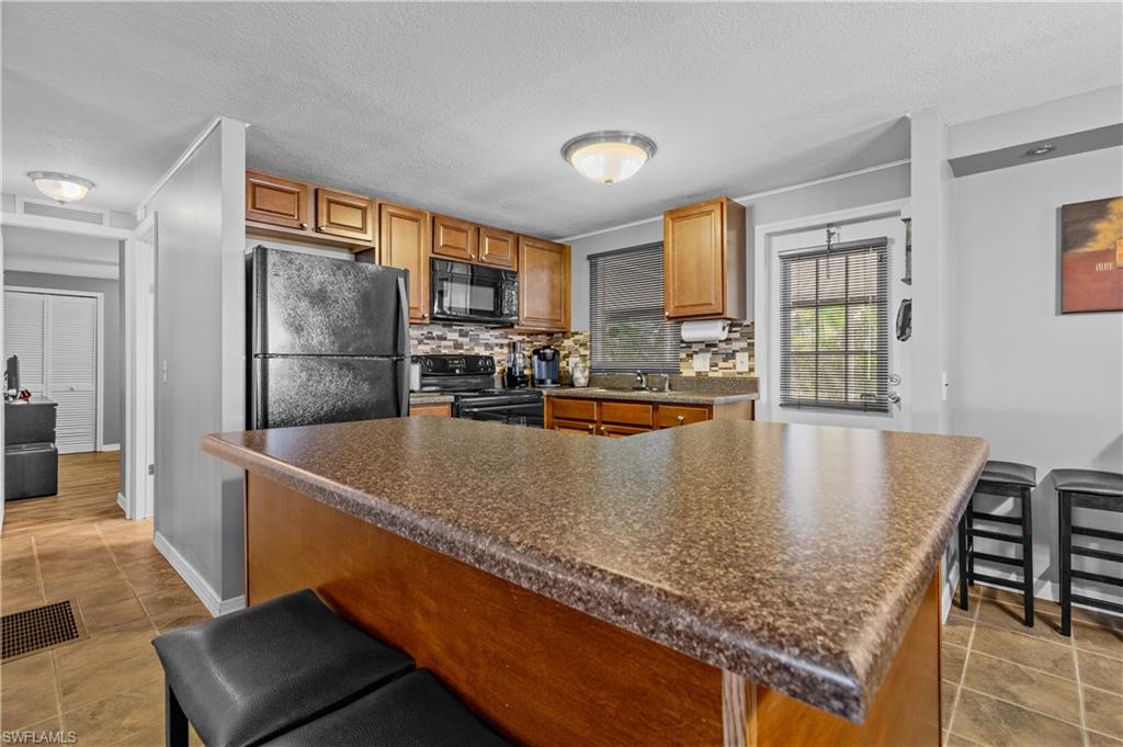 LEESURE VILLAGE - Residential