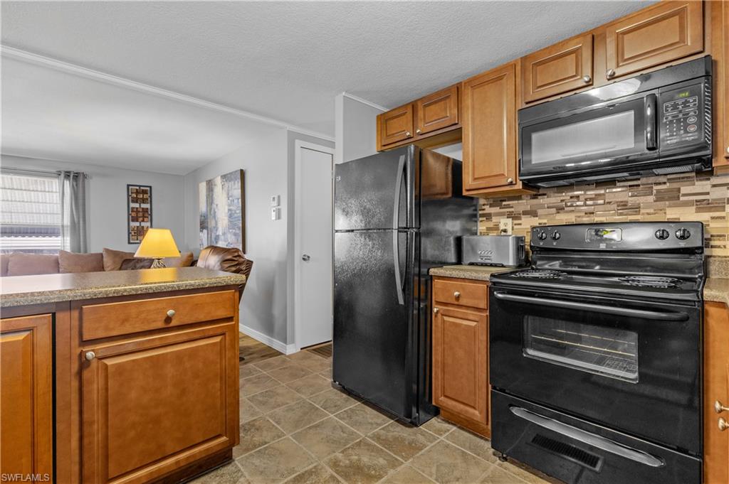 LEESURE VILLAGE - Residential