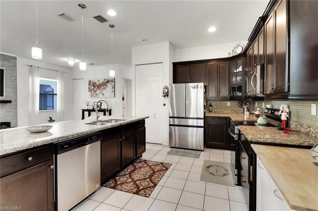 COQUINA AT MAPLE RIDGE - Residential