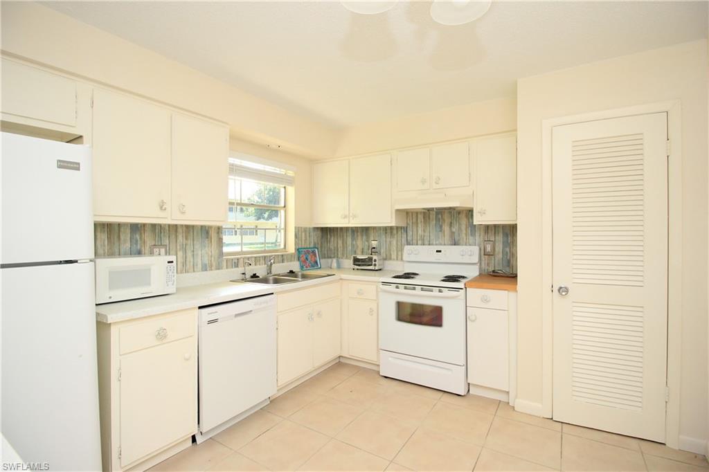 POINCIANA CONDO - Residential