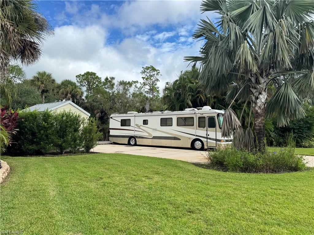 RIVERBEND MOTORCOACH RESORT - Land