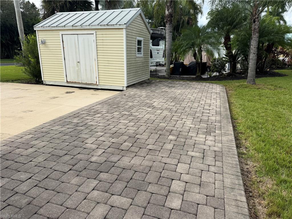 RIVERBEND MOTORCOACH RESORT - Land