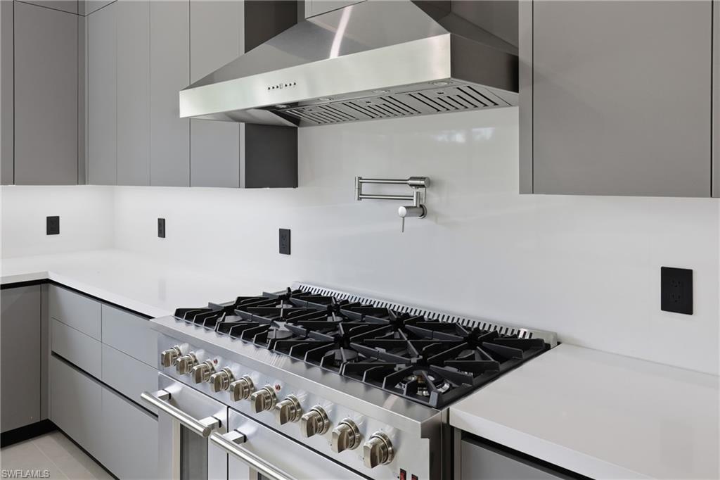 GOLDEN GATE ESTATES - Residential