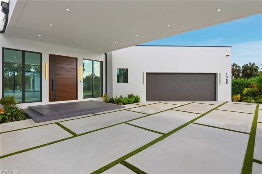 Photo of 1388 Everglades BLVD N, NAPLES, FL 34120 (MLS # 226005237)