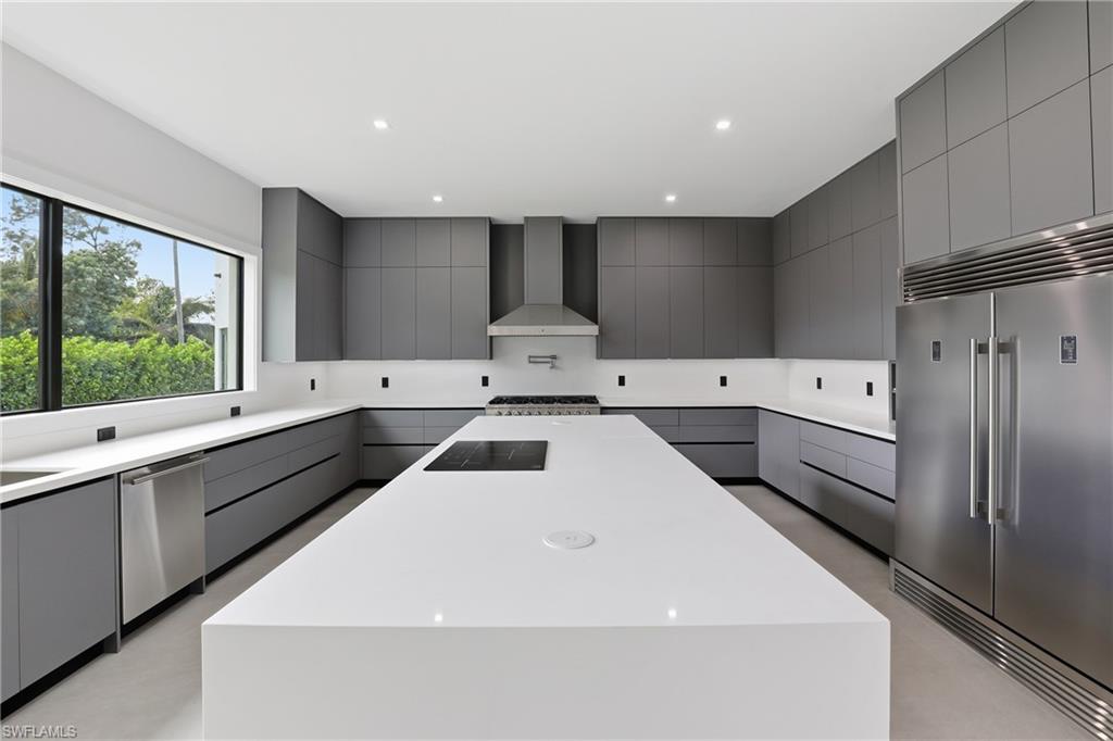 GOLDEN GATE ESTATES - Residential