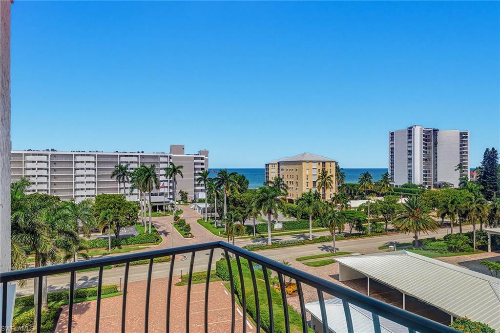 3430 Gulf Shore BLVD N 6J