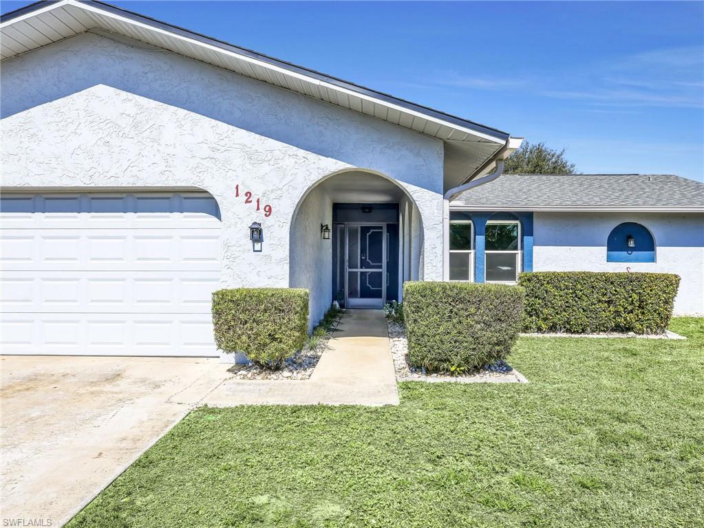 CAPE CORAL - Residential