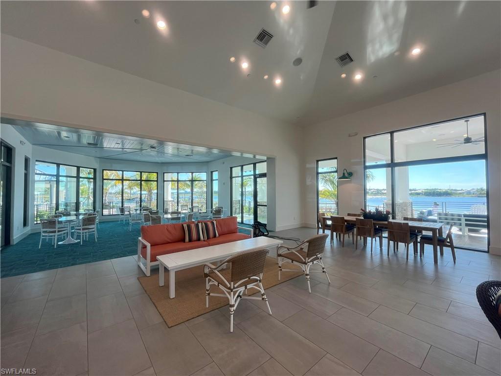 SKYSAIL - Residential Lease