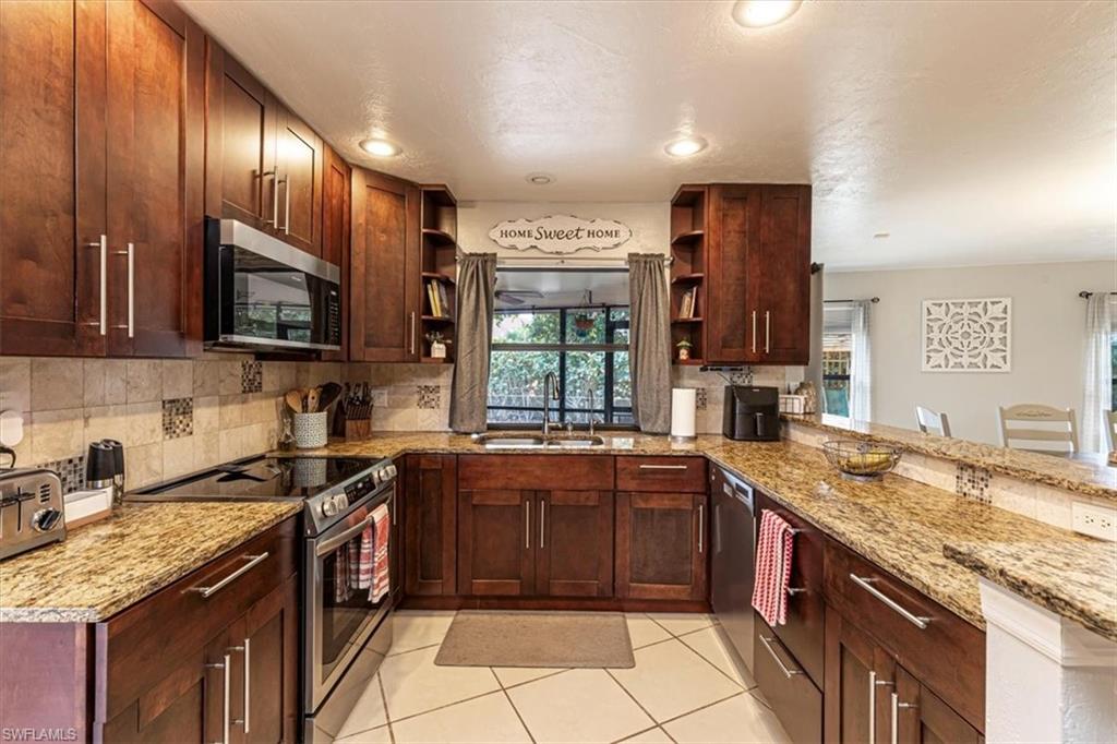 BONITA GOLF CLUB VILLAS - Residential