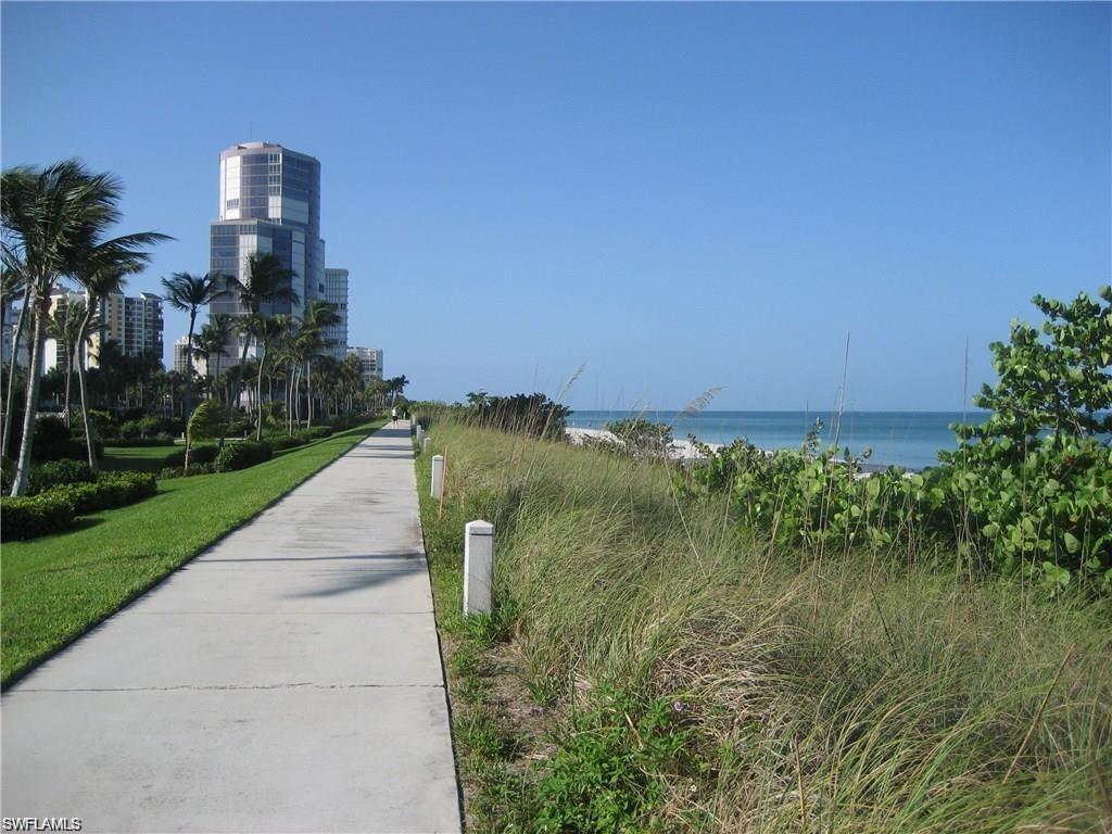 SWAN LAKE CLUB - Residential