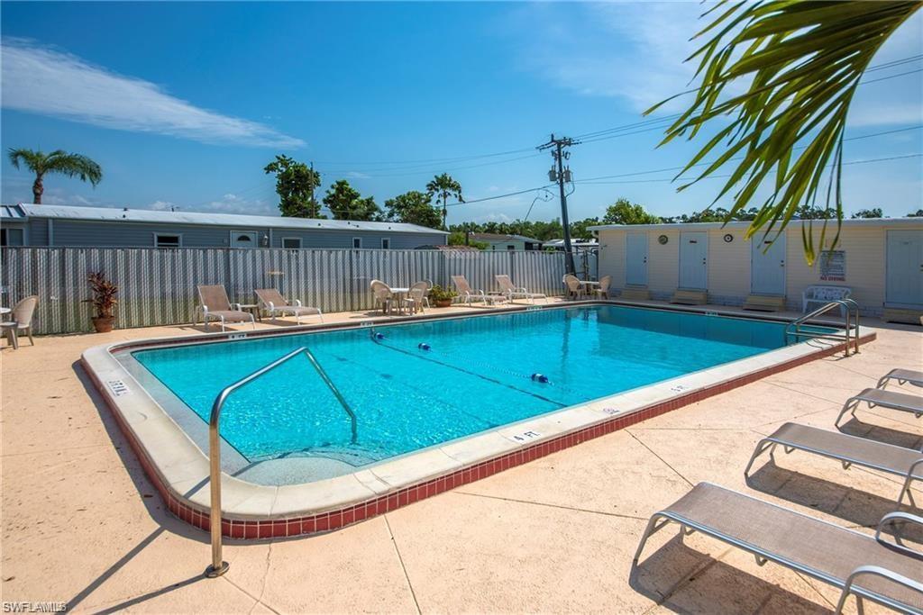 NAPLES MOBILE ESTATES - Residential