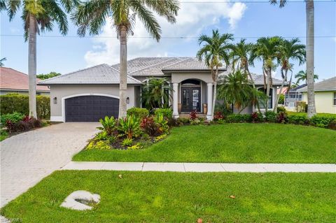 A home in MARCO ISLAND