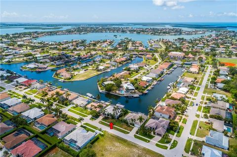 A home in MARCO ISLAND