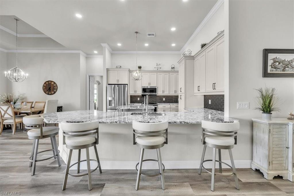 COUNTRY CLUB - Residential