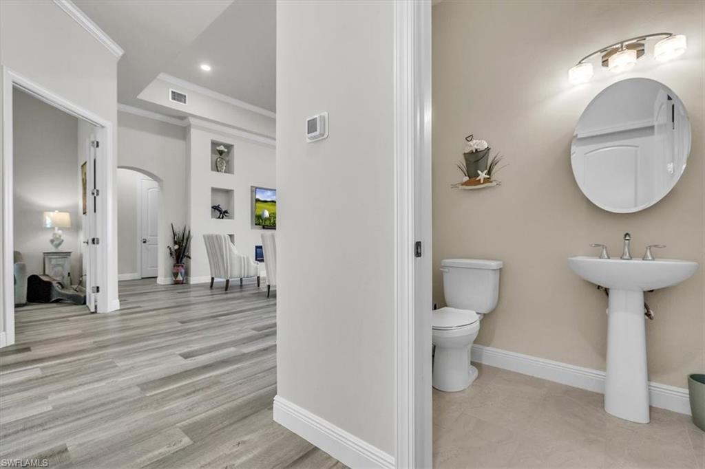 COUNTRY CLUB - Residential