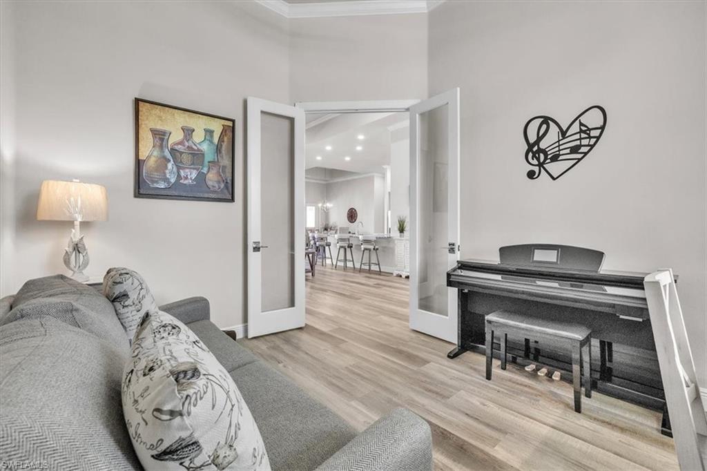 COUNTRY CLUB - Residential