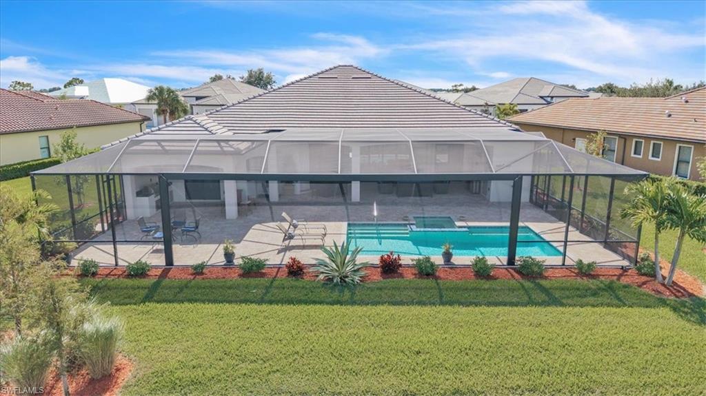 COUNTRY CLUB - Residential