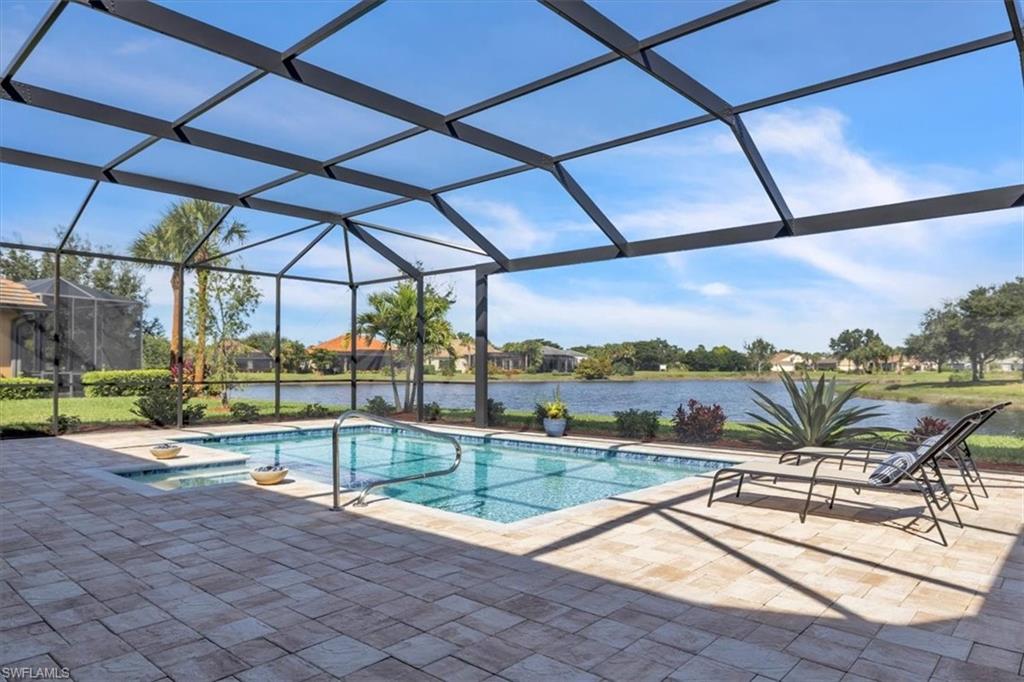 COUNTRY CLUB - Residential