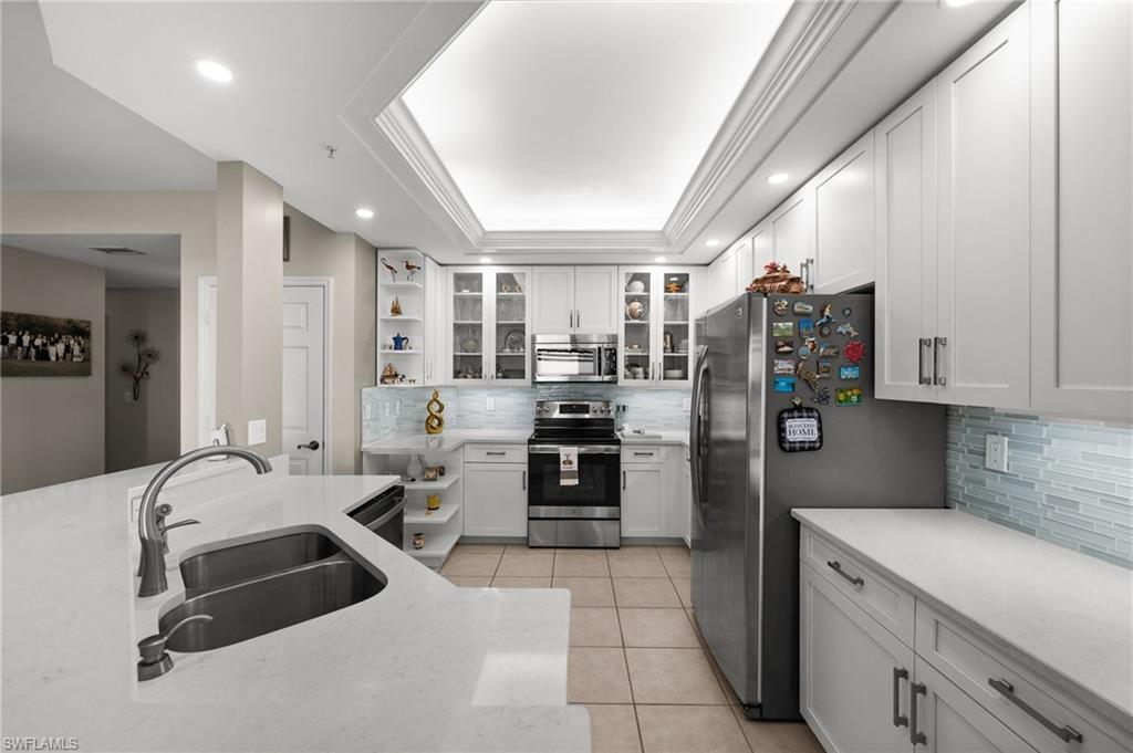 VINTAGE BAY - Residential