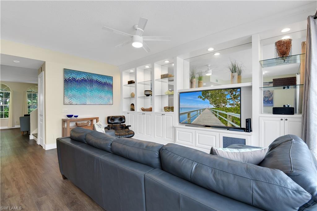 ISLAND WALK - Residential