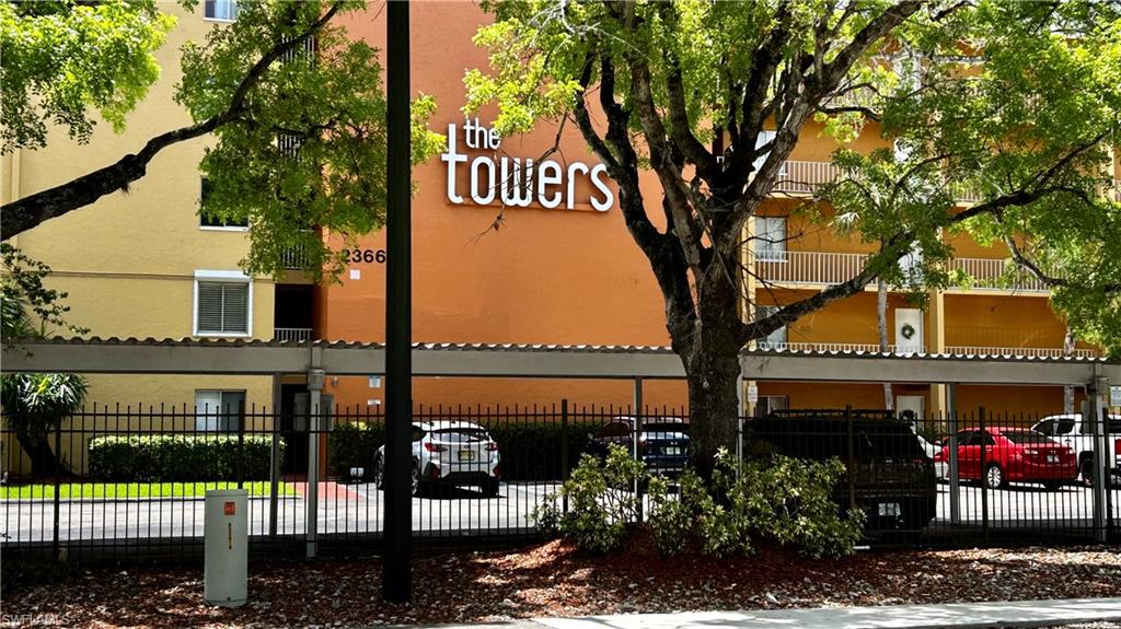 TOWERS CONDO - Residential