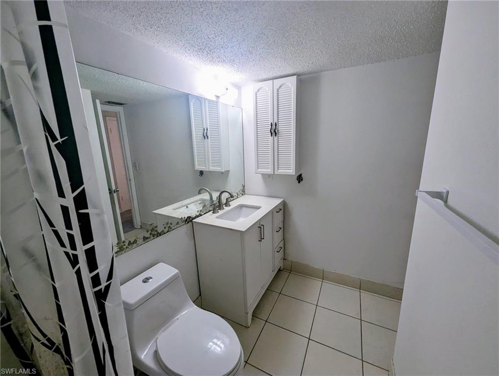 TOWERS CONDO - Residential