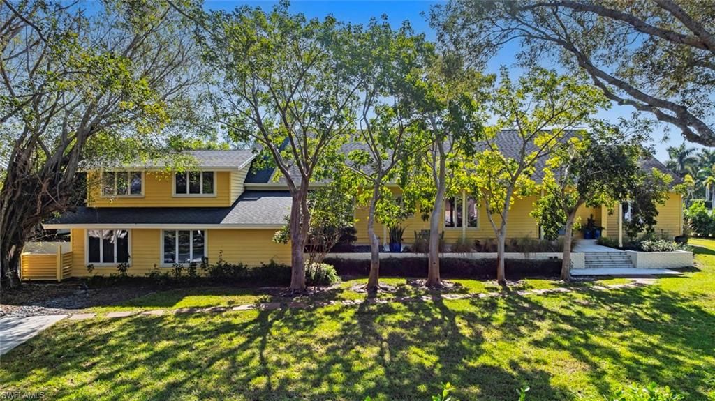 Photo of 586 Yucca RD, NAPLES, FL 34102 (MLS # 225083200)