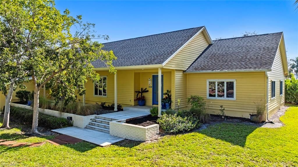 Photo of 586 Yucca RD, NAPLES, FL 34102 (MLS # 225083200)