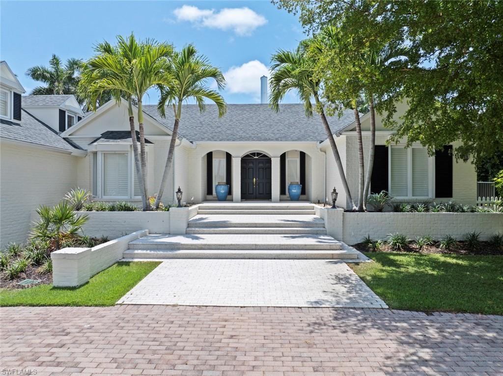 2700 Treasure LN