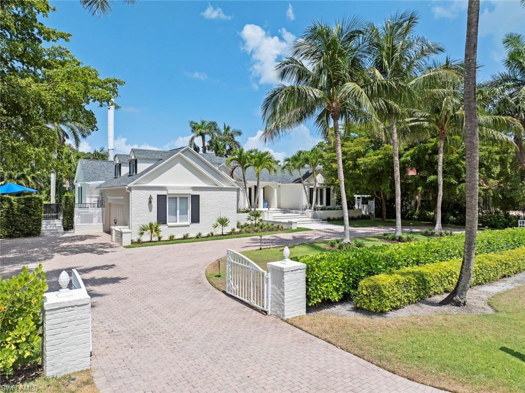 2700 Treasure LN
