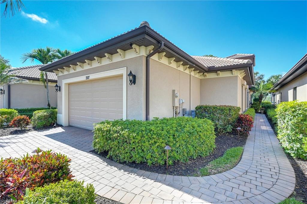 7587 Moorgate Point WAY