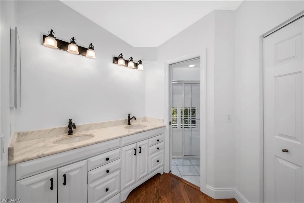 OAKWOOD VILLAS - Residential