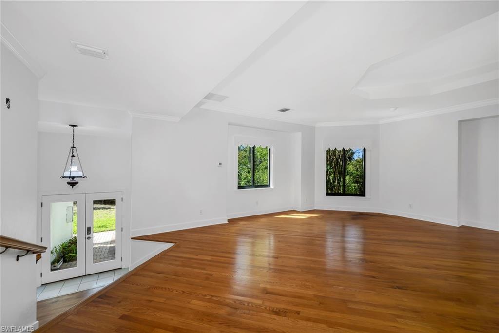 OAKWOOD VILLAS - Residential