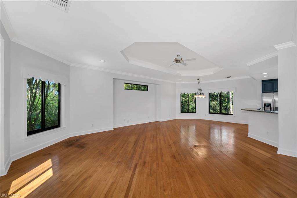 OAKWOOD VILLAS - Residential