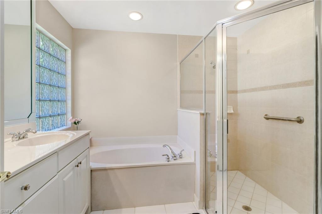 SATURNIA LAKES - Residential