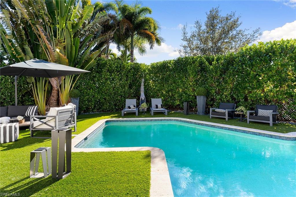 MOORINGS - Residential