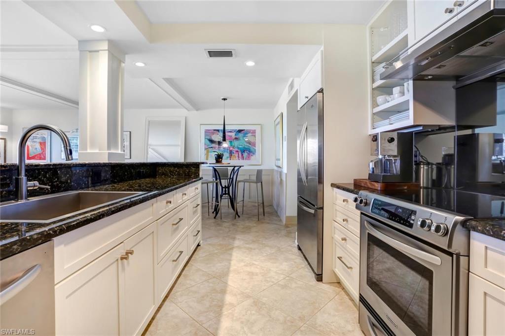 COMMODORE CLUB - Residential