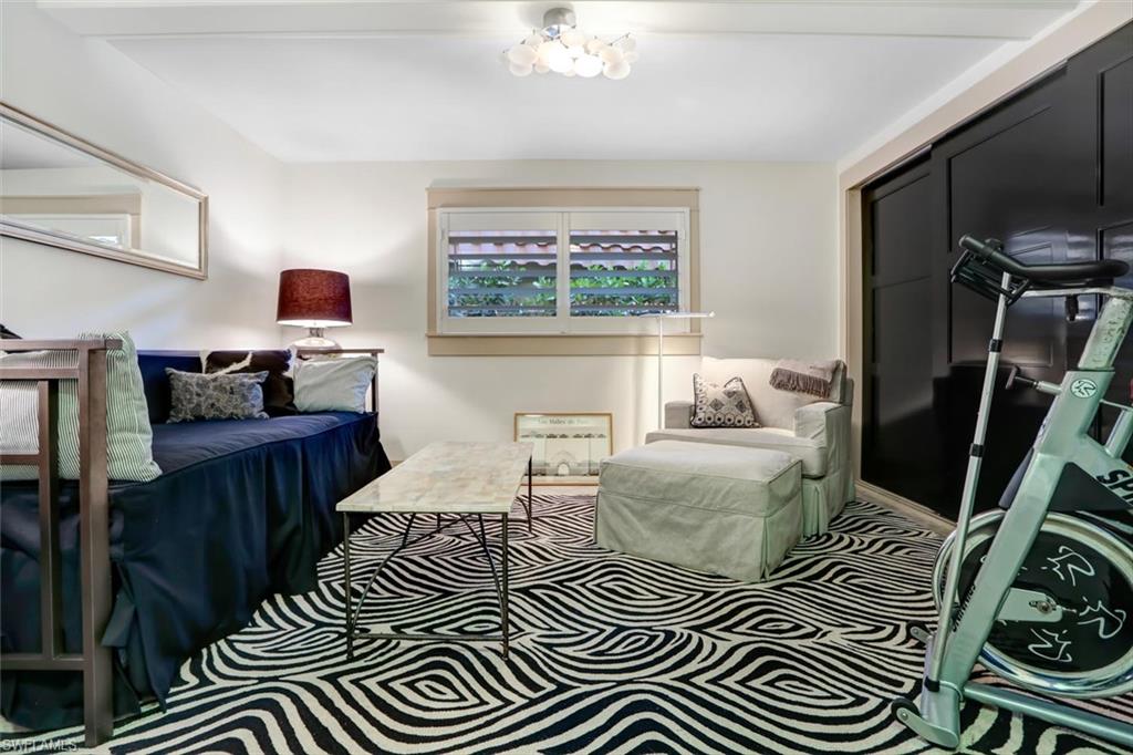 COMMODORE CLUB - Residential