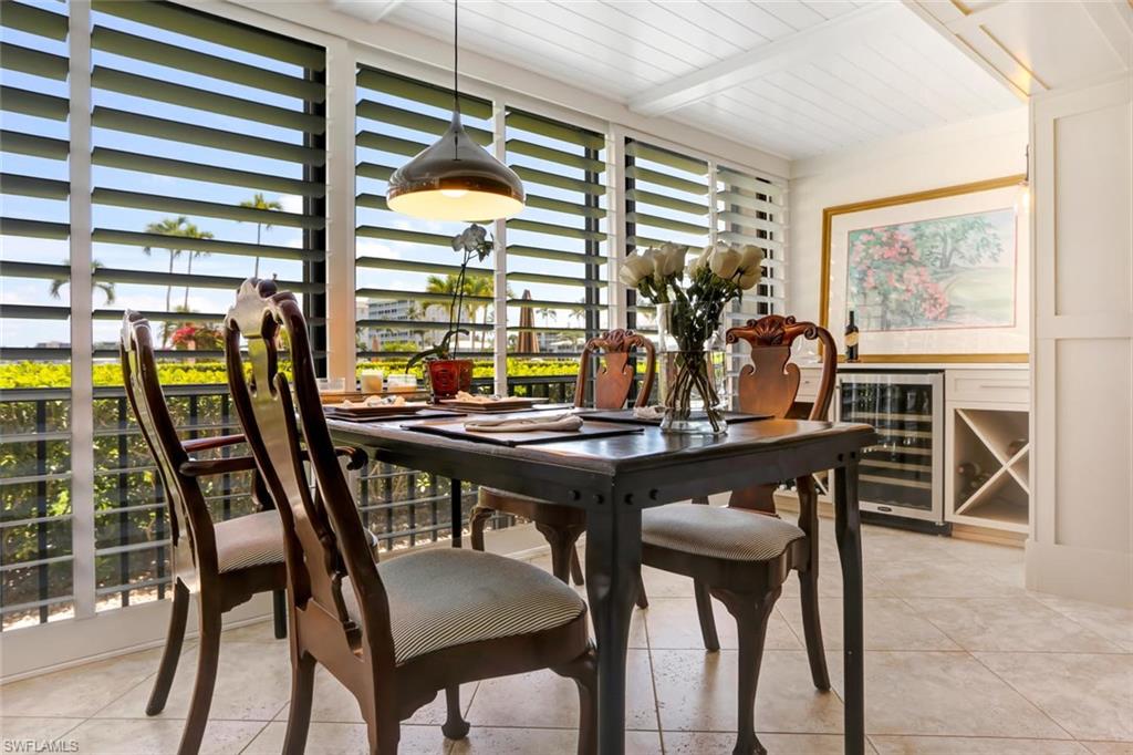 COMMODORE CLUB - Residential