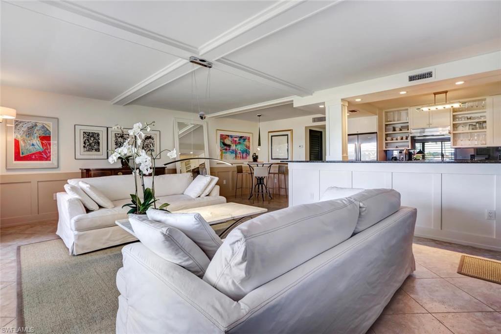 COMMODORE CLUB - Residential