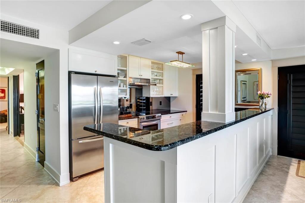 COMMODORE CLUB - Residential