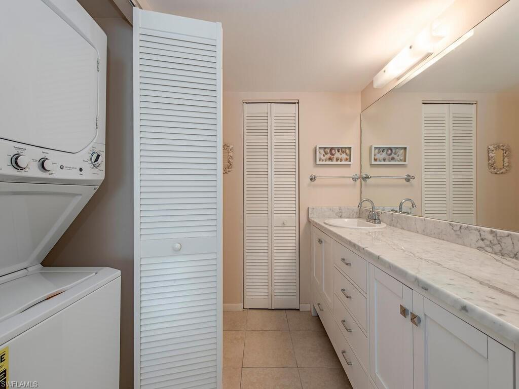 FOREST LAKES - Residential