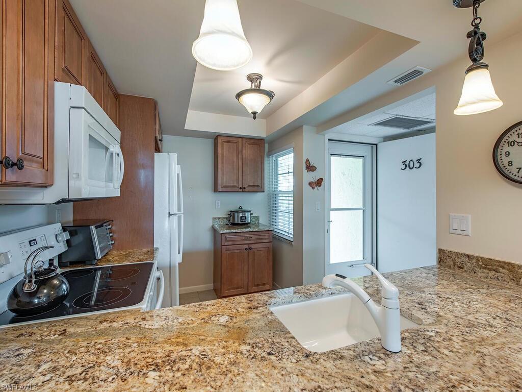 FOREST LAKES - Residential