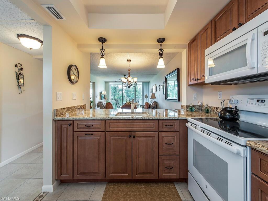 FOREST LAKES - Residential