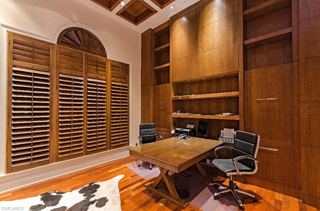 ESCADA AT TIBURON - Residential