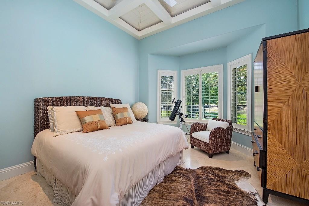 ESCADA AT TIBURON - Residential