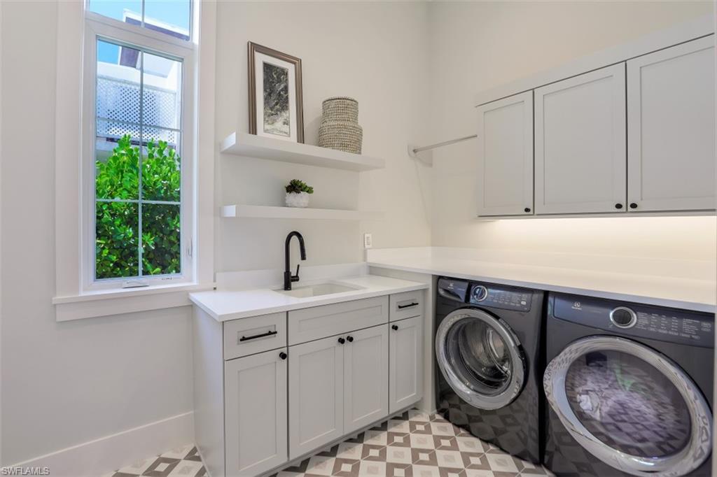 ROYAL HARBOR - Residential